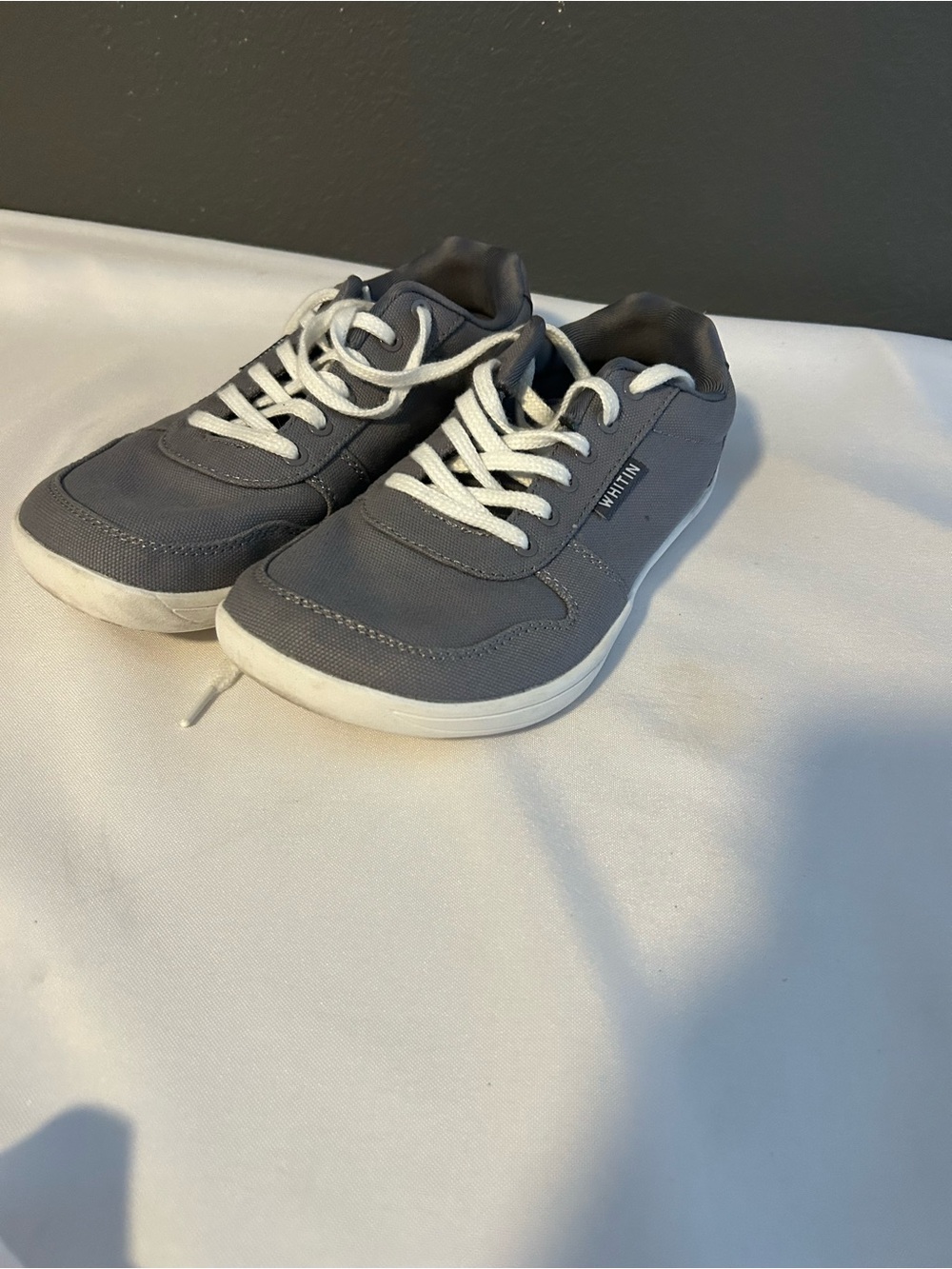 Whitin Casual Gray Men's Sneakers with White Laces